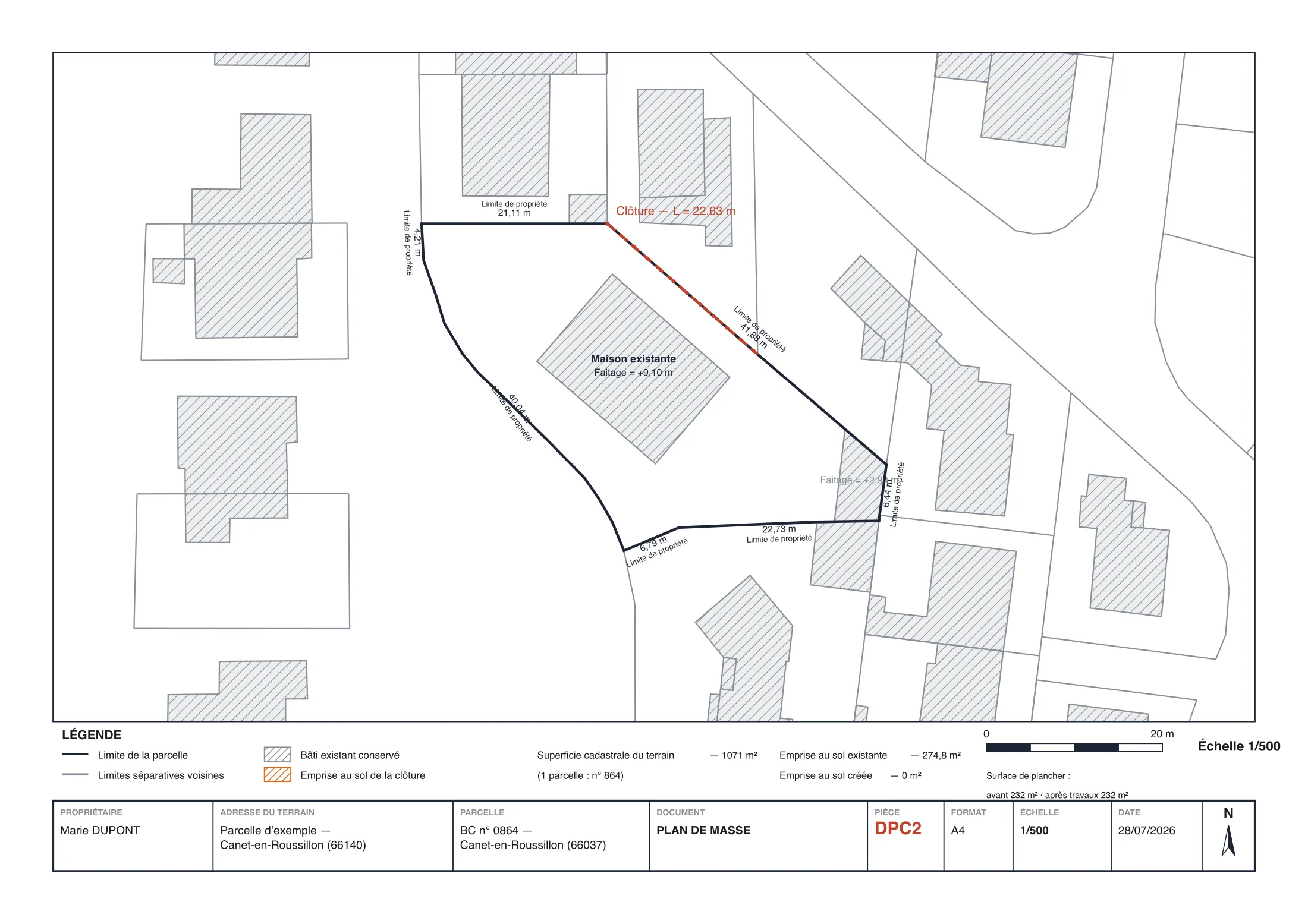 Exemple de plan de masse coté dans les 3 dimensions (DPC2) pour clôture : Tracé coté sur la limite (linéaire en mètres), hauteur hors sol en étiquette, portail repéré.
